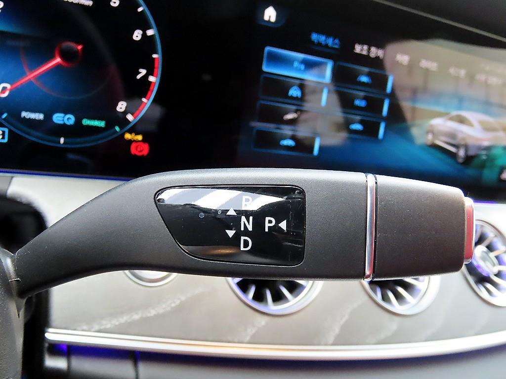 Mercedes Benz AMG GT - Vista 11