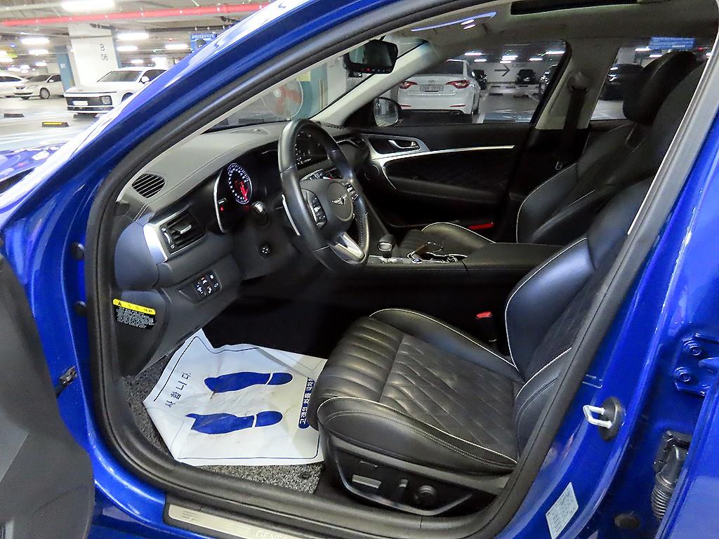 Genesis G70 - Vista 6