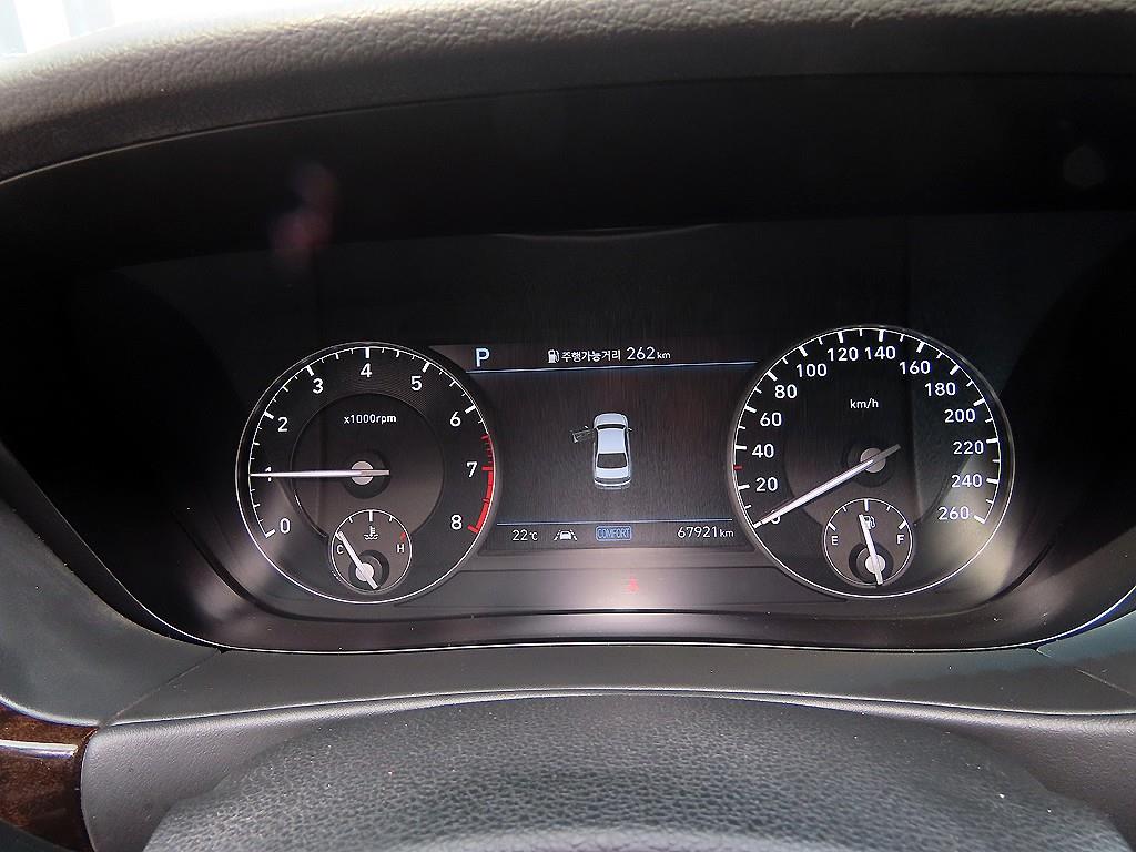 Genesis G90 - Vista 9