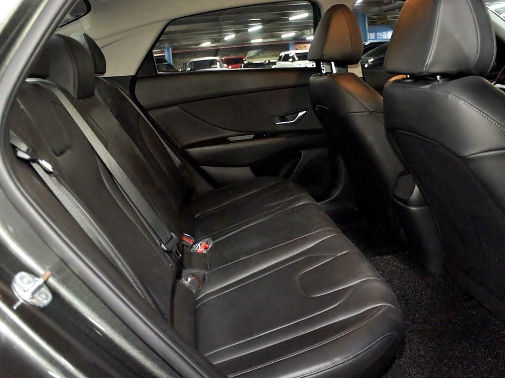 HYUNDAI Avante - Vista 11