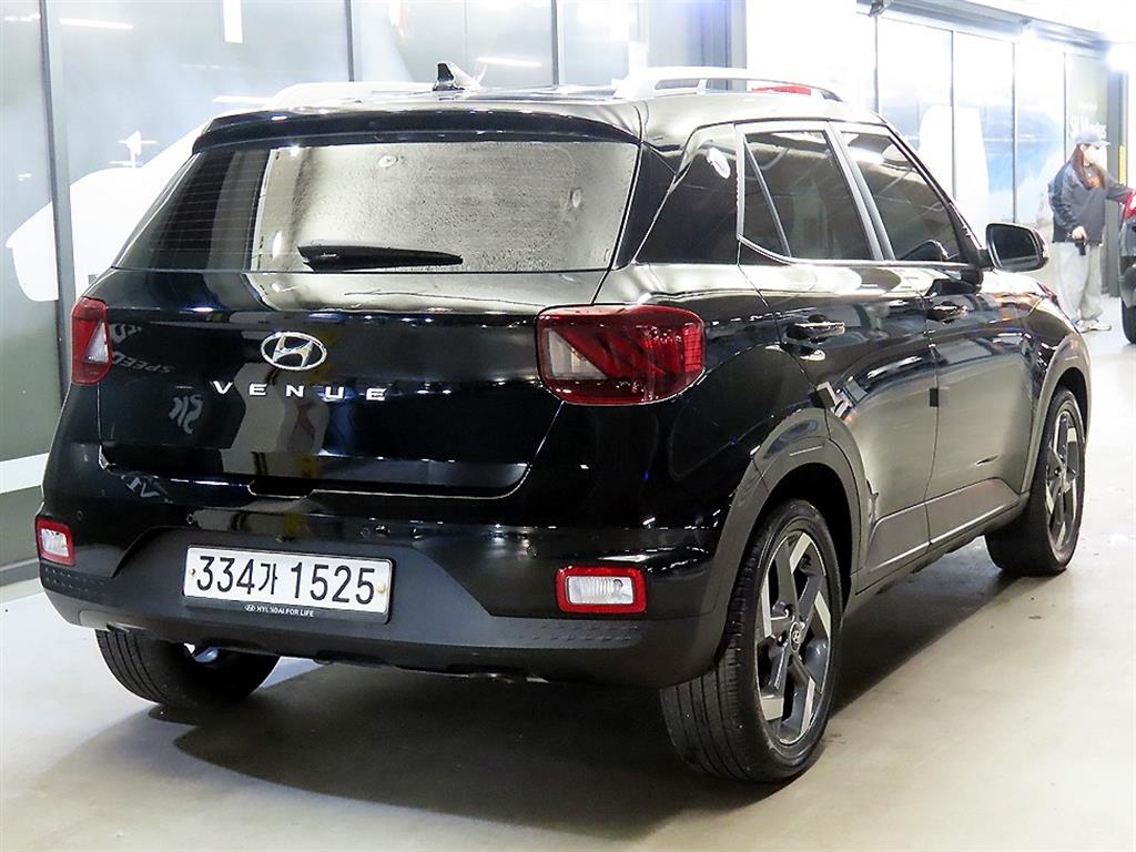 HYUNDAI Venue - Vista 4