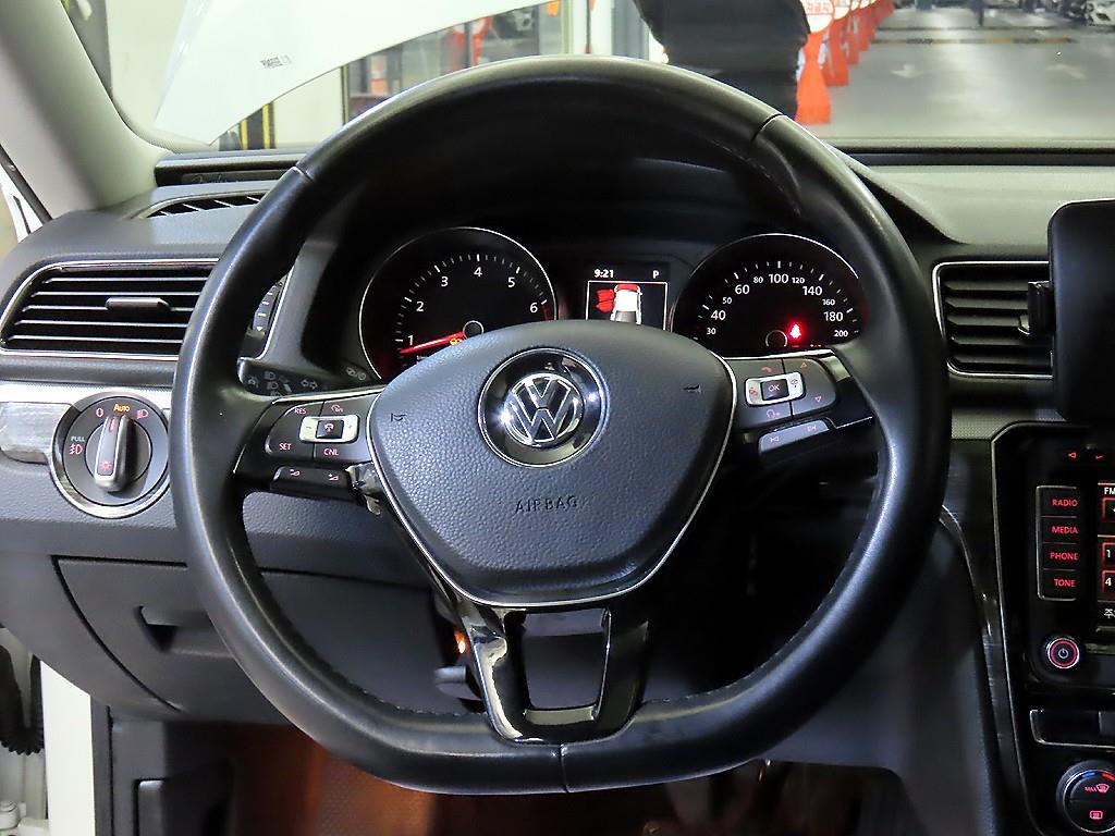 Volkswagen Passat - Vista 8