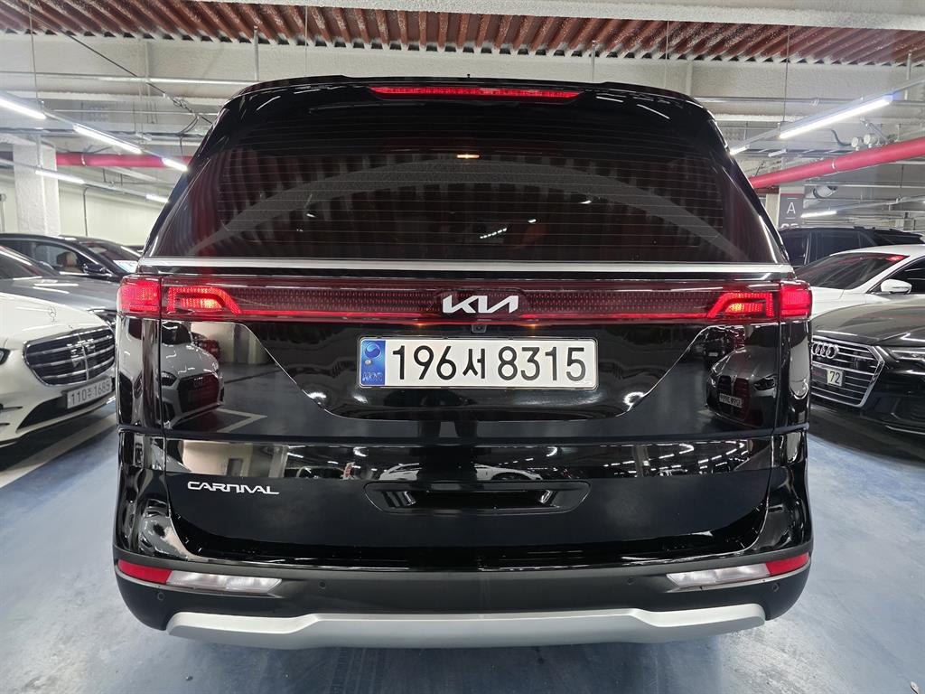 KIA Carnival - Vista 5