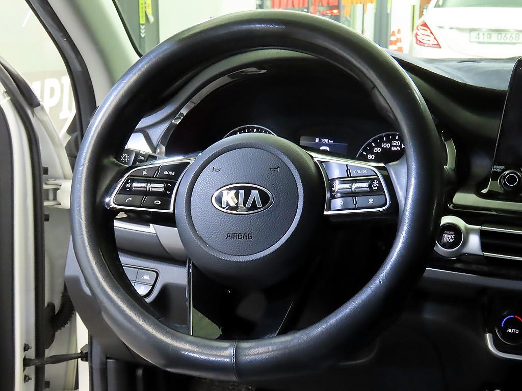 KIA Seltos - Vista 8