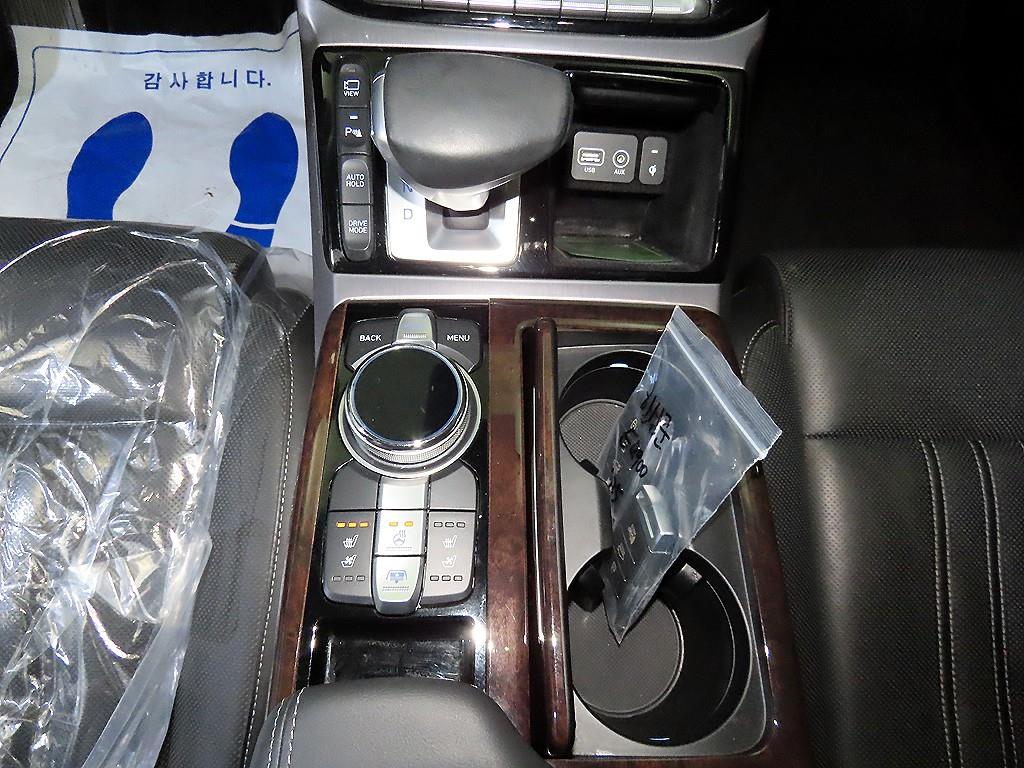 Genesis EQ900 - Vista 12