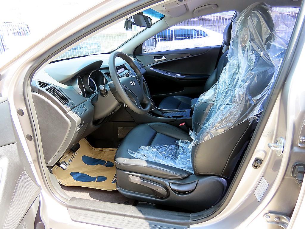 HYUNDAI Sonata - Vista 5