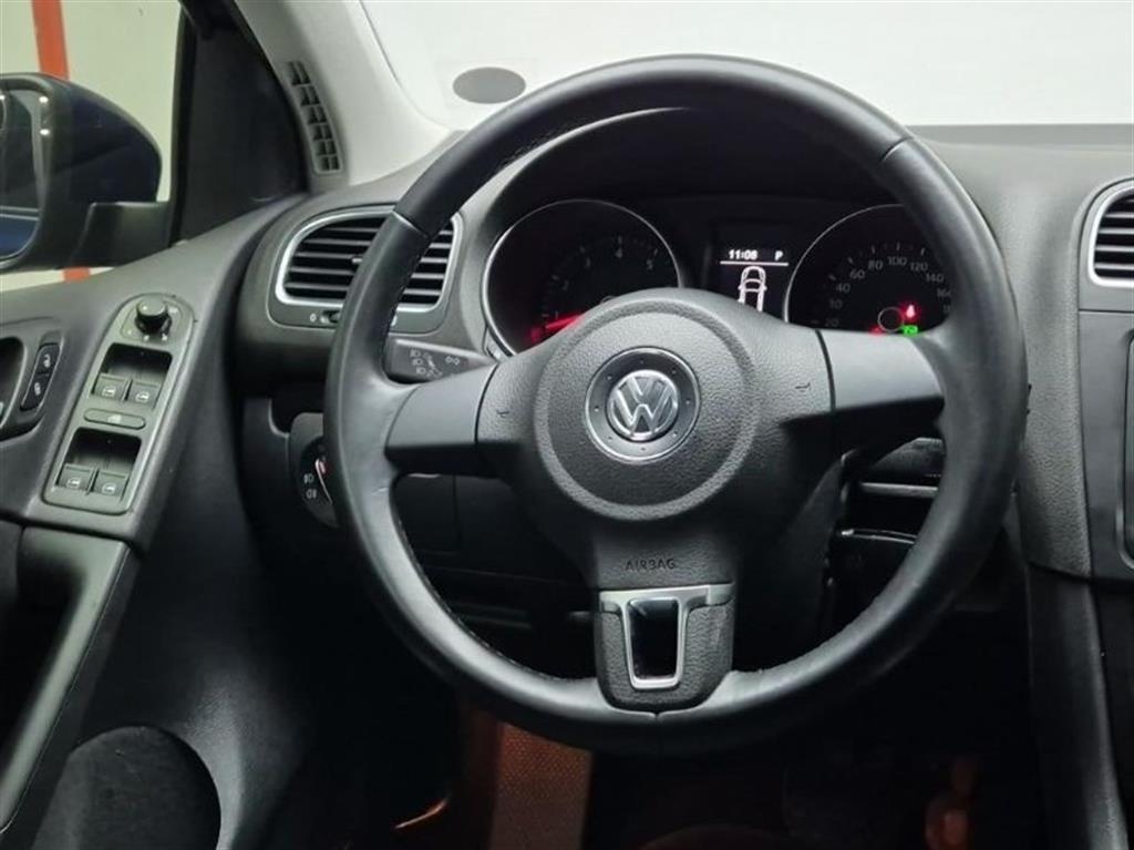 Volkswagen Golf - Vista 9