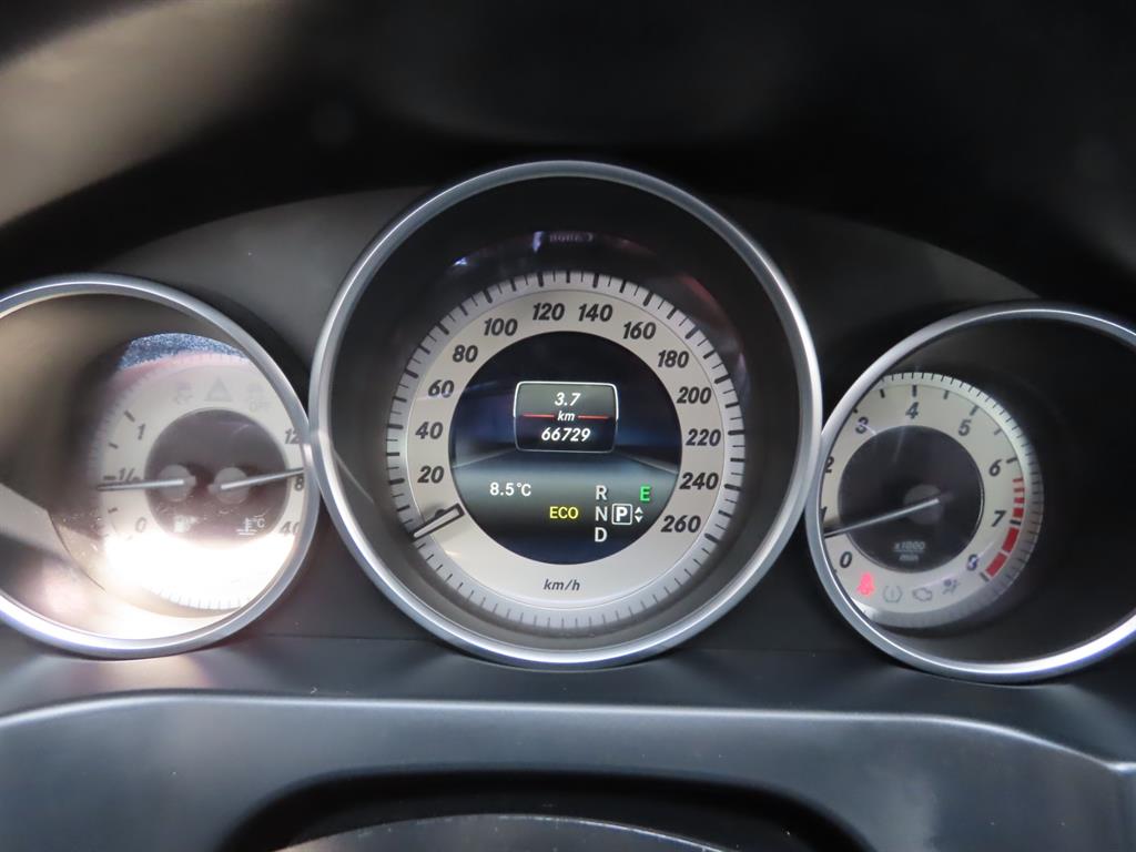 Mercedes Benz E class 2017 Gris - Importación desde Corea - HF Imports Iquique - Foto 9