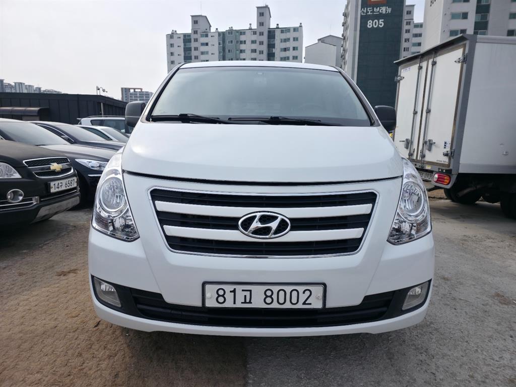 HYUNDAI Starex 2017 Blanco - Importación desde Corea - HF Imports Iquique - Foto 1
