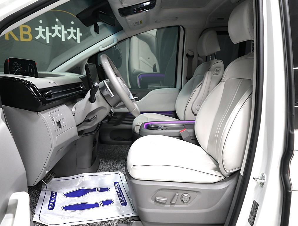 HYUNDAI Staria - Vista 9