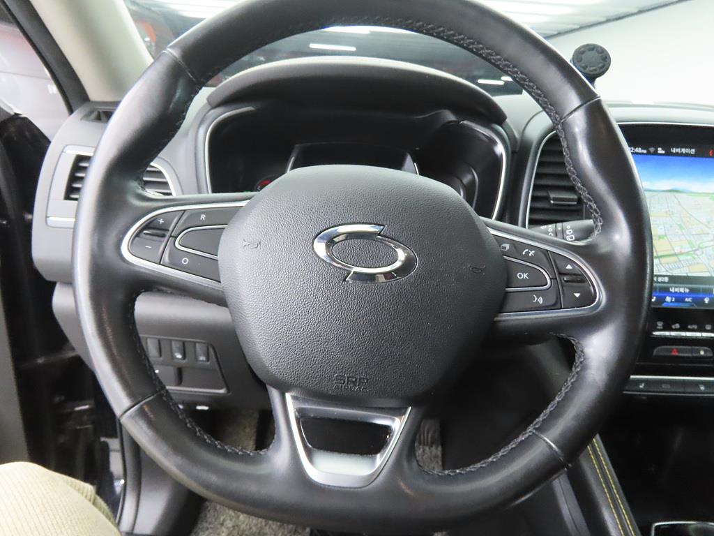 SAMSUNG QM6 - Vista 8