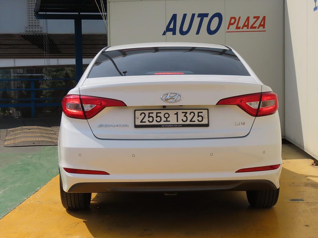 HYUNDAI Sonata - Vista 4