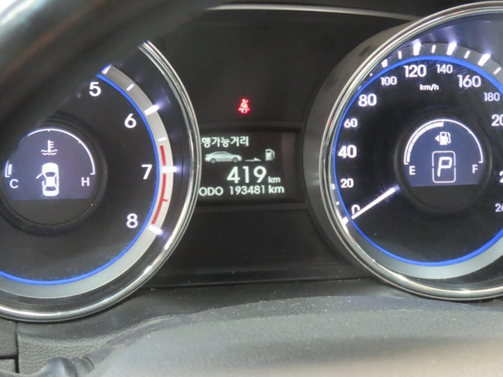 HYUNDAI Sonata - Vista 8