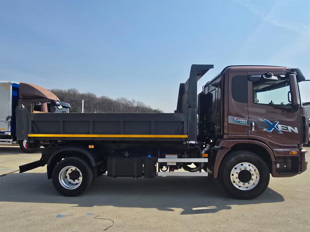 medium and large cargo dump - Vista 8