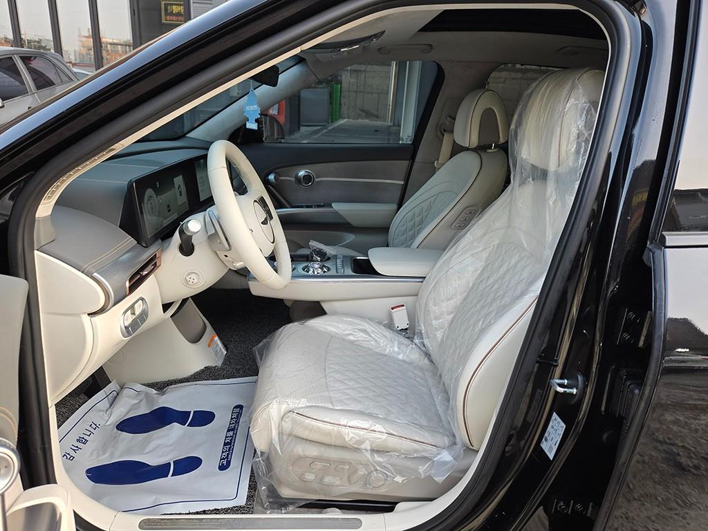 Genesis GV60 - Vista 5