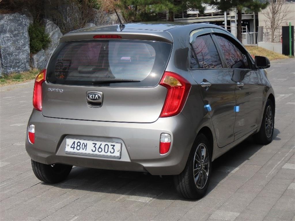 KIA Morning - Vista 5