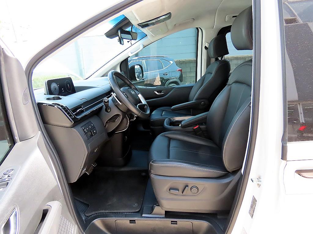 HYUNDAI Staria - Vista 5
