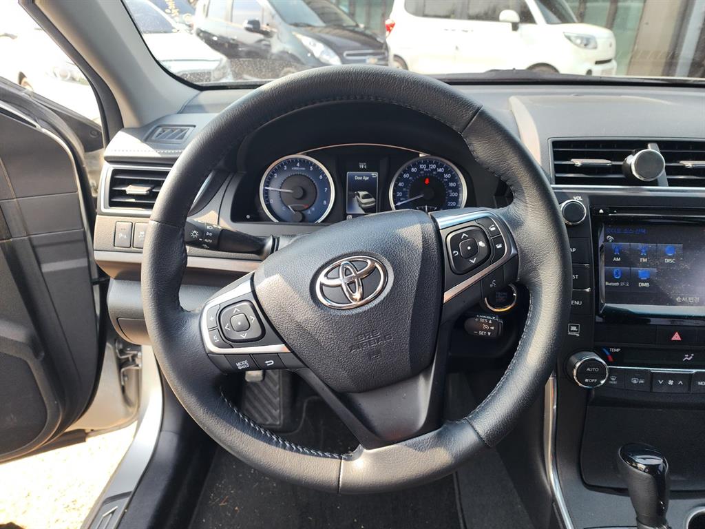 Toyota Camry - Vista 6