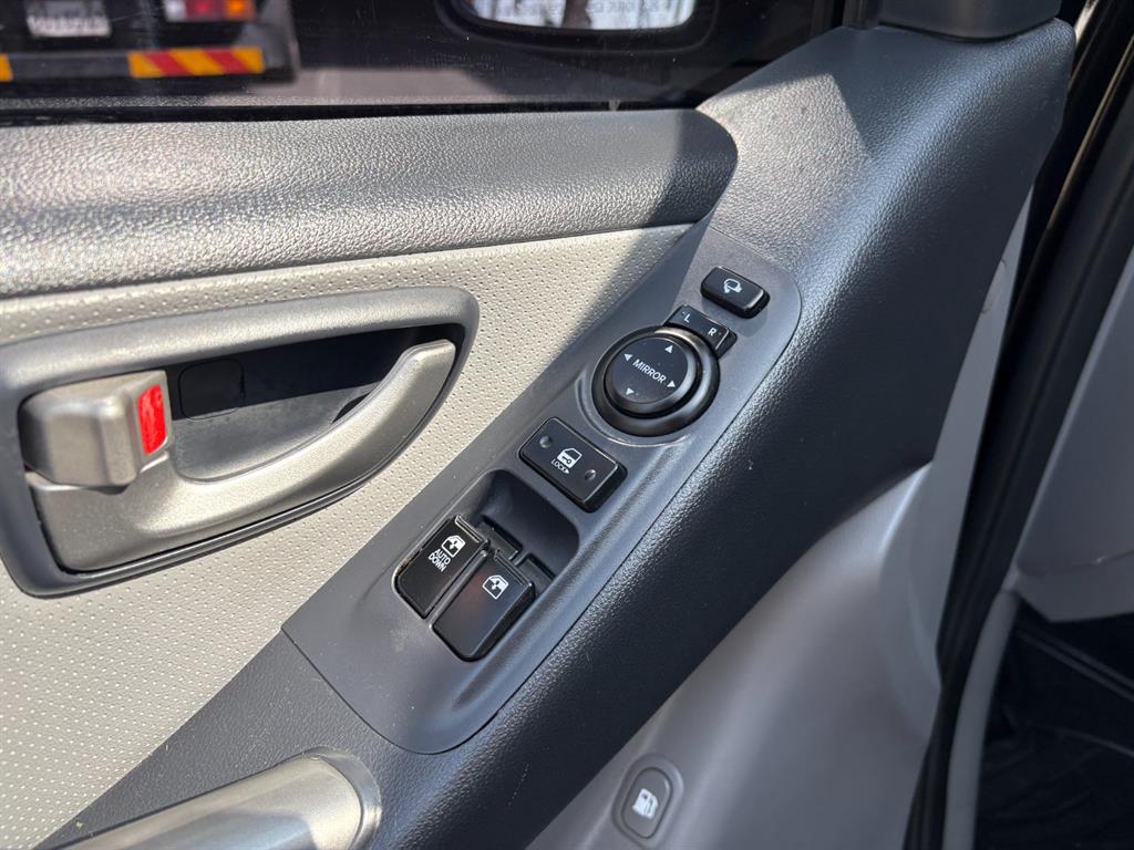 HYUNDAI Starex - Vista 12