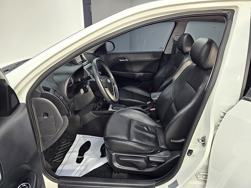 HYUNDAI i30 - Vista 8