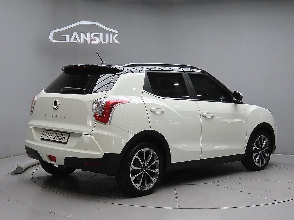 Ssangyong Tivoli - Vista 7
