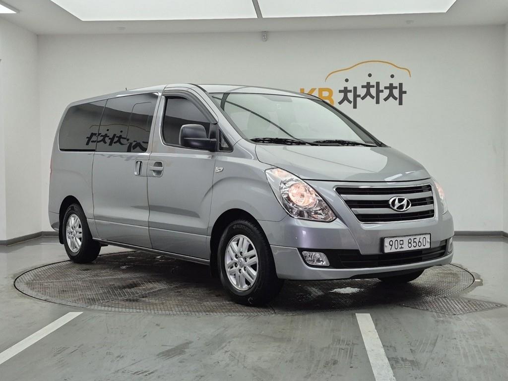 HYUNDAI Starex - Vista 2