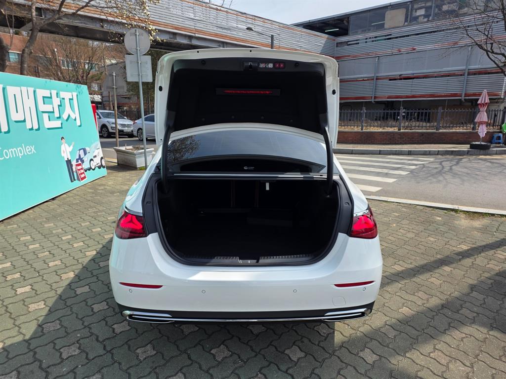 Mercedes Benz E class - Vista 5