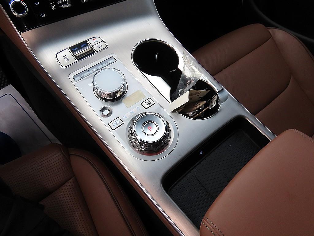 Genesis GV70 - Vista 10