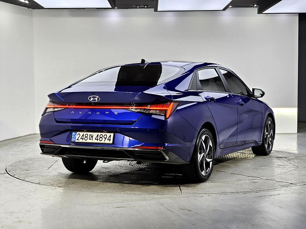 HYUNDAI Avante - Vista 4