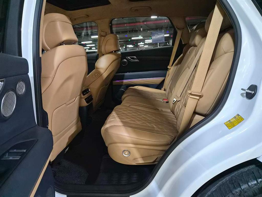 Genesis GV80 - Vista 7