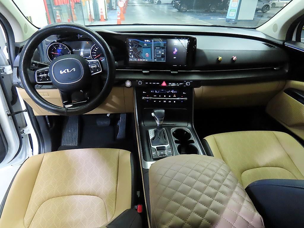 KIA Carnival - Vista 11