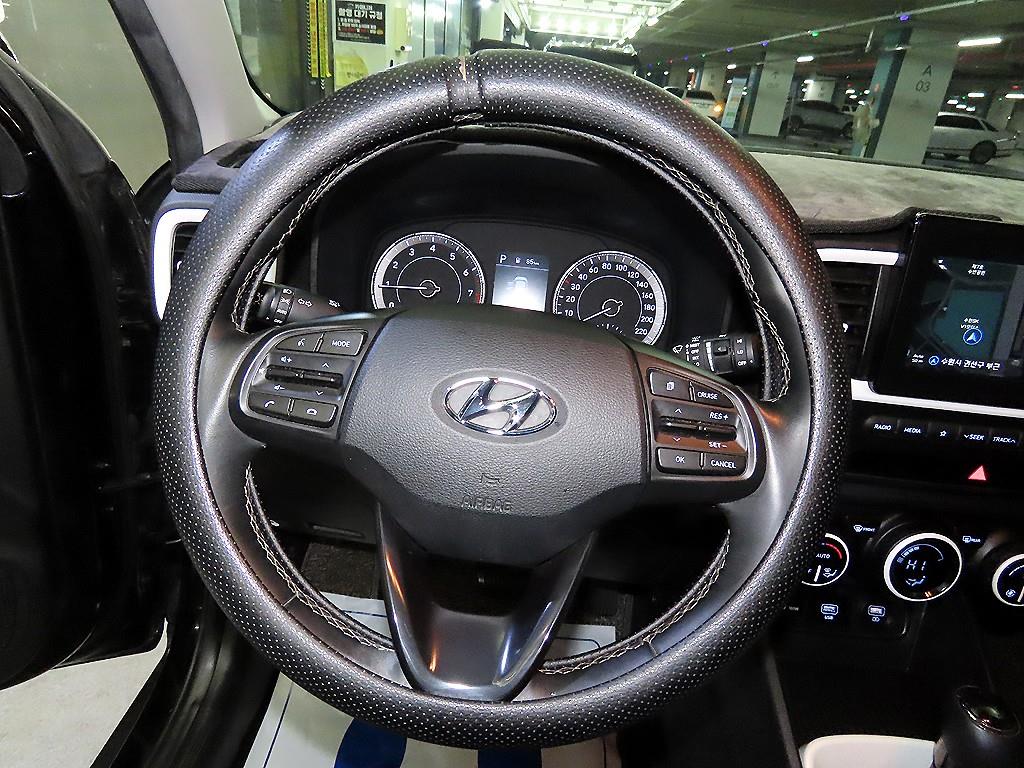 HYUNDAI Venue - Vista 8