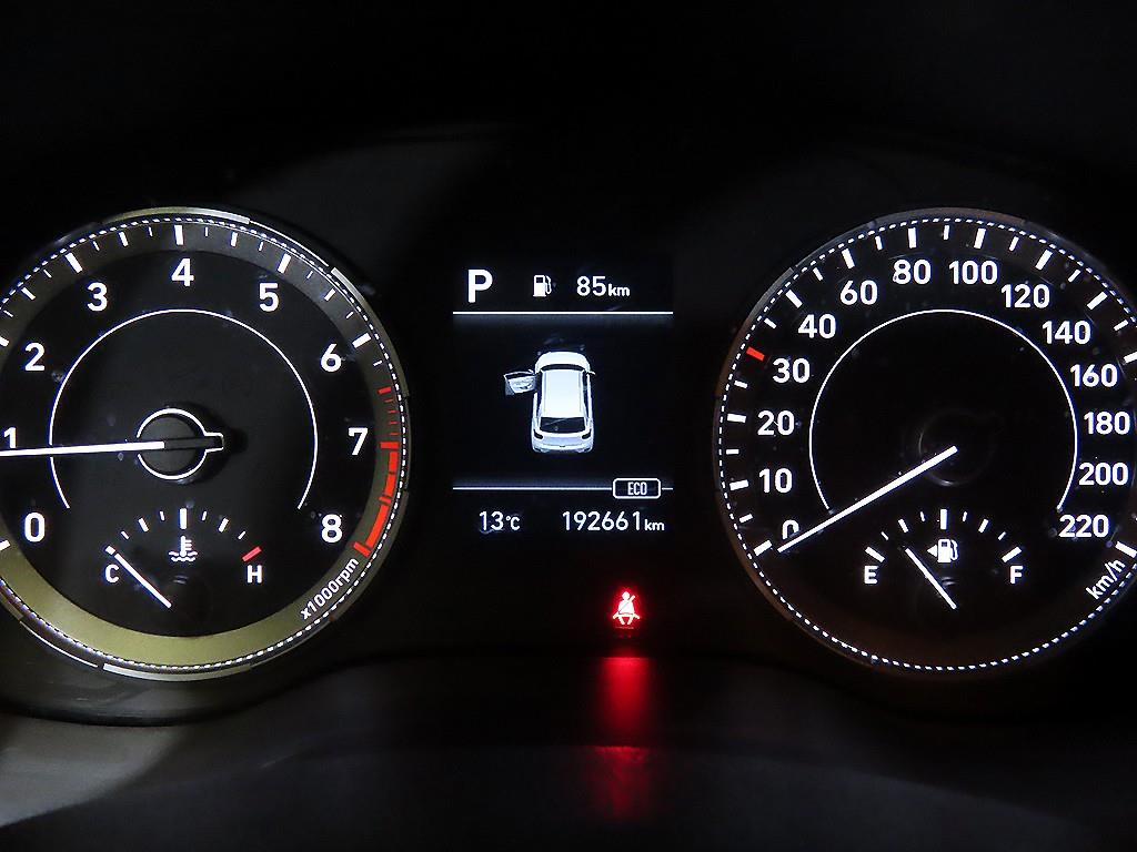 HYUNDAI Venue - Vista 9