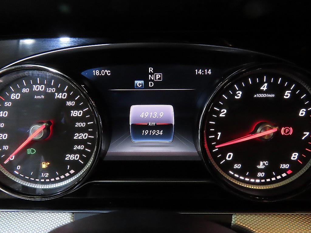 Mercedes Benz E class - Vista 9