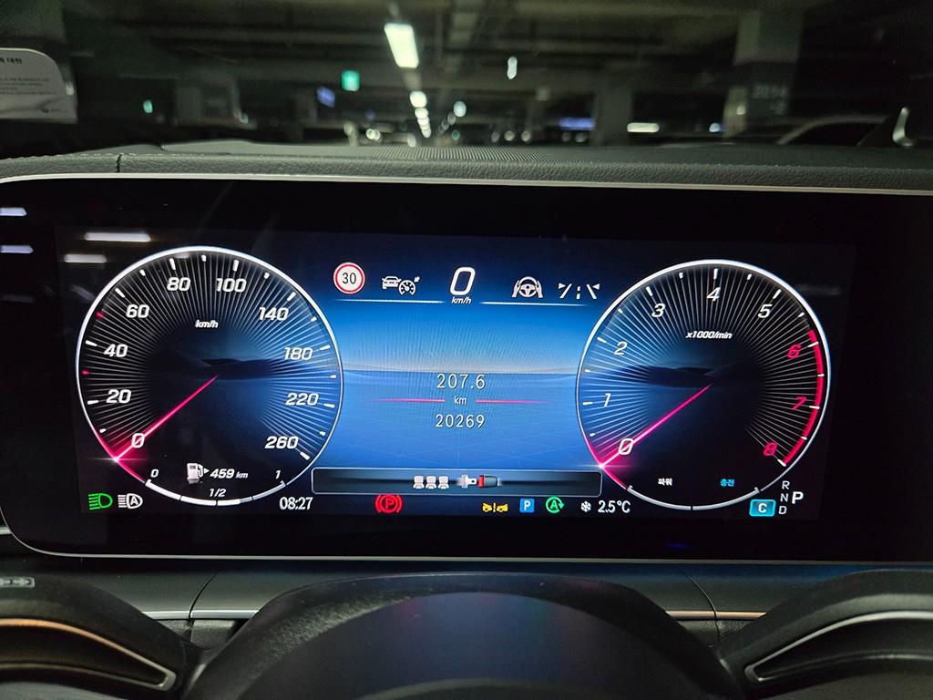 Mercedes Benz GLE Class - Vista 8