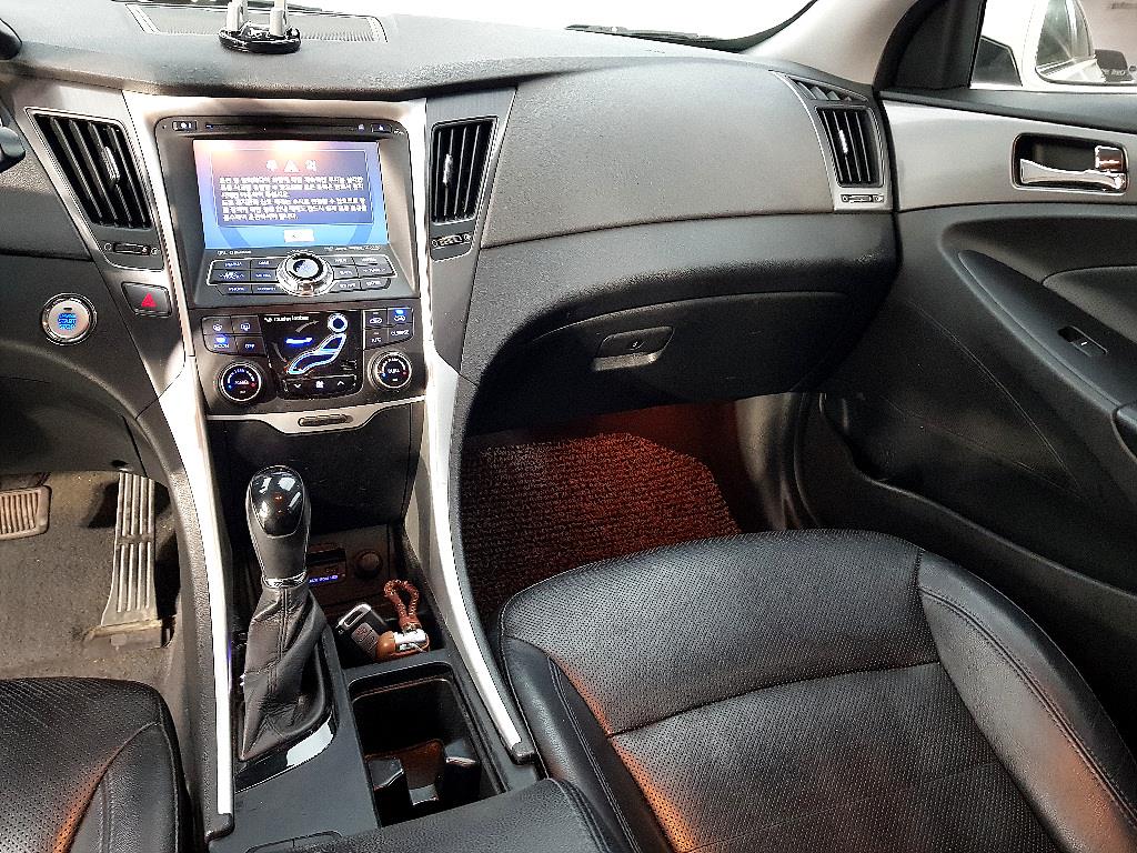 HYUNDAI Sonata - Vista 10