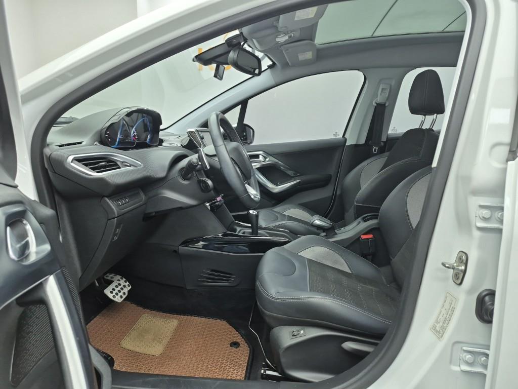 Peugeot 2008 - Vista 11