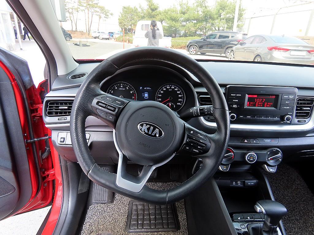 KIA Stonic - Vista 8