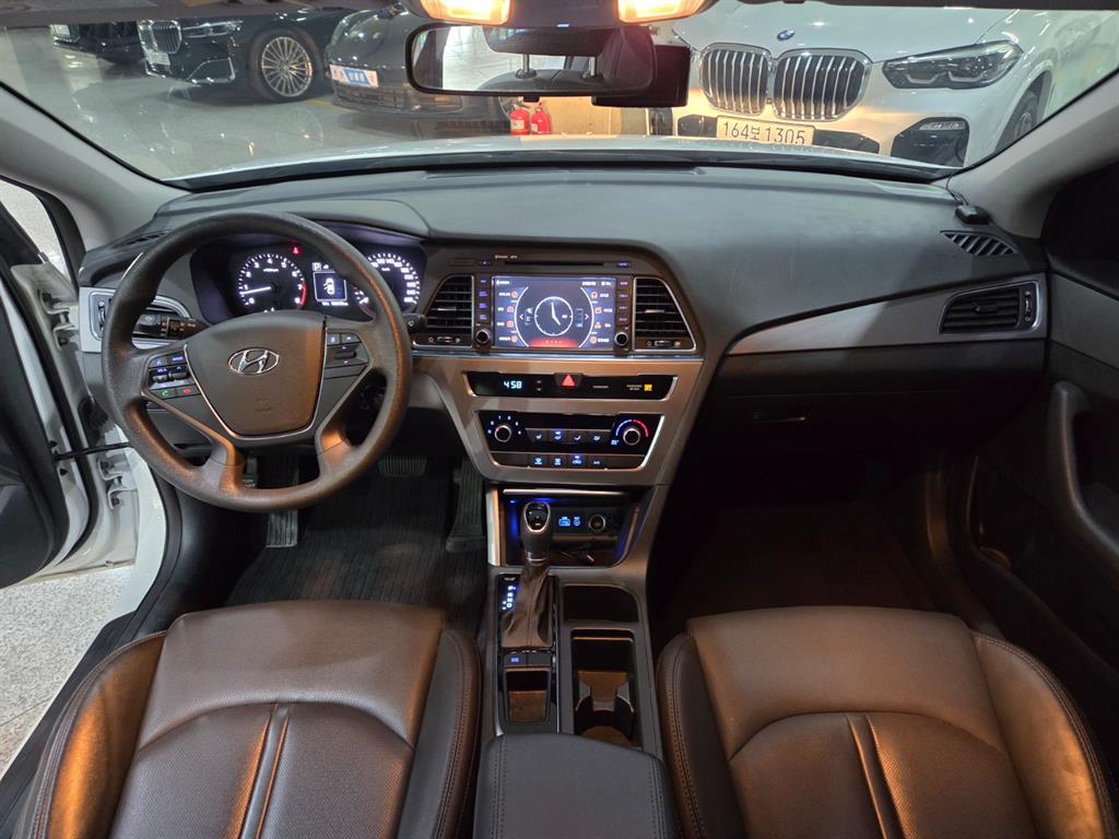 HYUNDAI Sonata - Vista 8