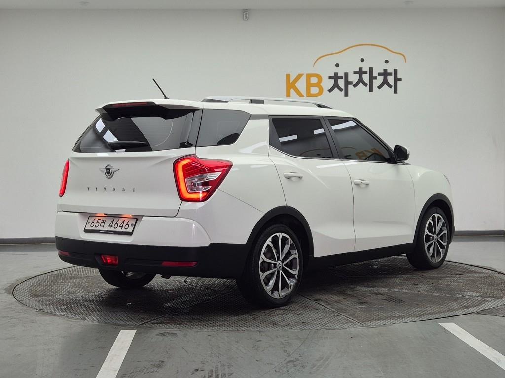 Ssangyong Tivoli - Vista 4