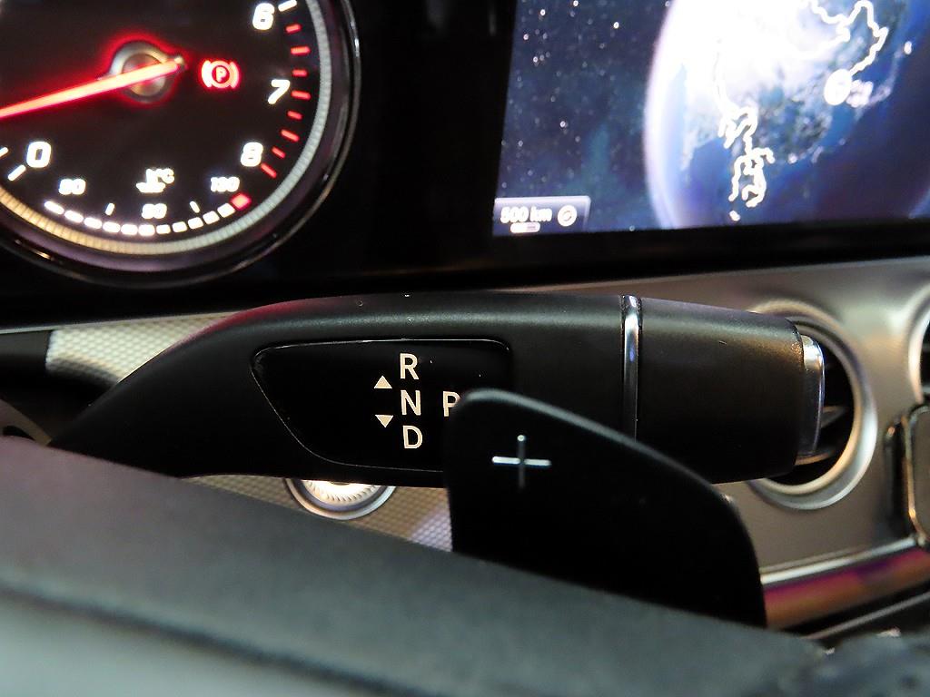 Mercedes Benz E class - Vista 12