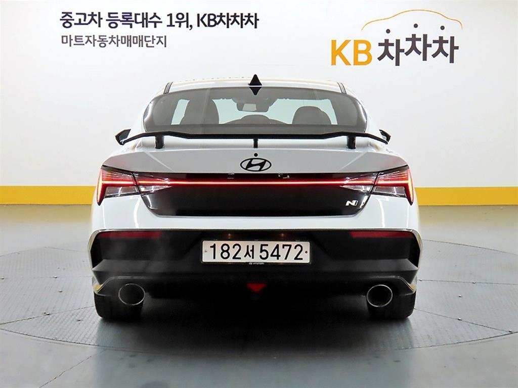 HYUNDAI Avante - Vista 3