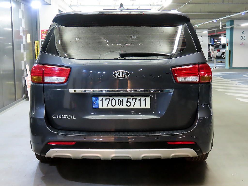 KIA Carnival - Vista 5