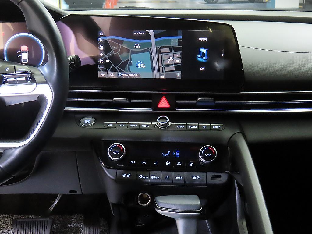 HYUNDAI Avante - Vista 11