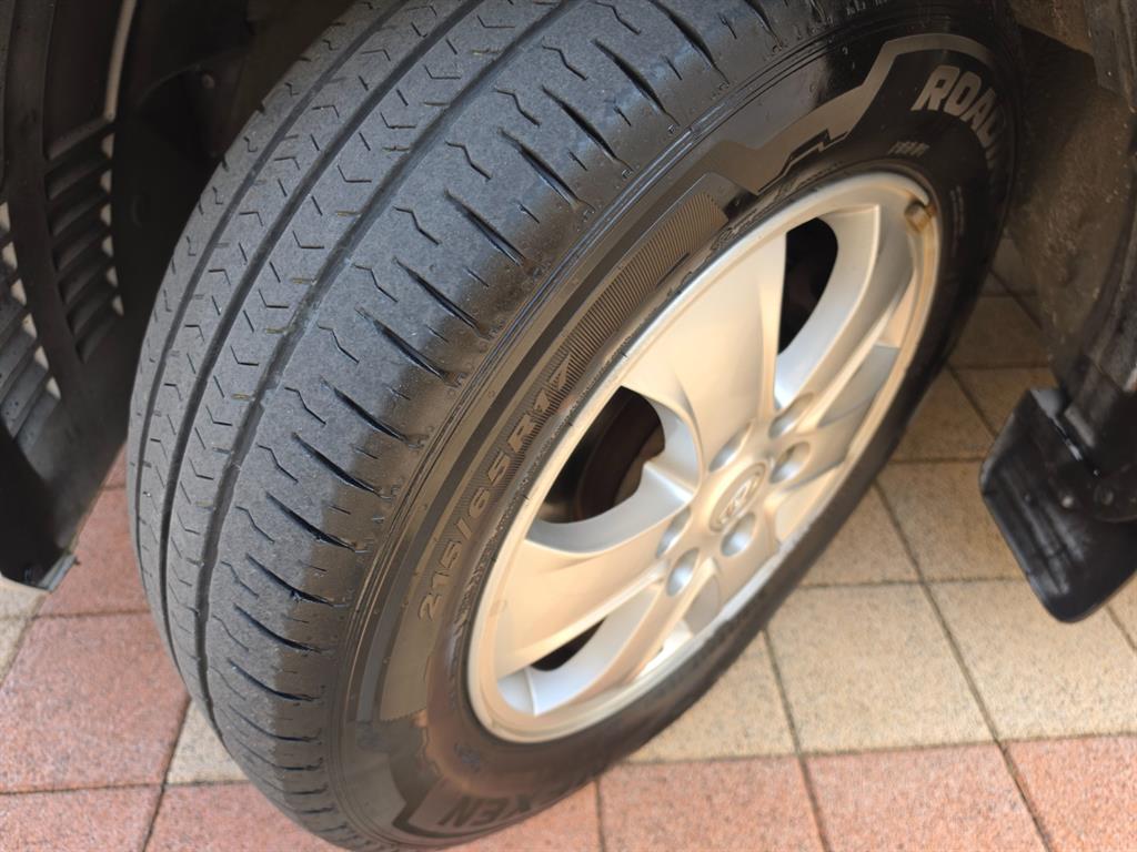 HYUNDAI Starex - Vista 7