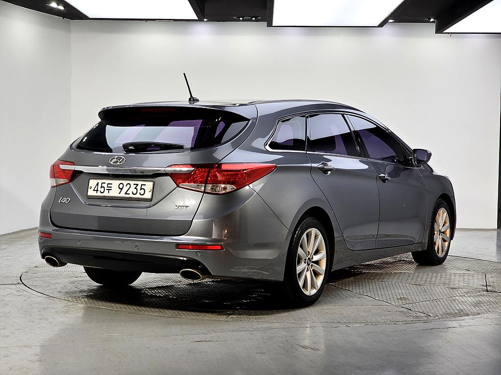 HYUNDAI i40 - Vista 4
