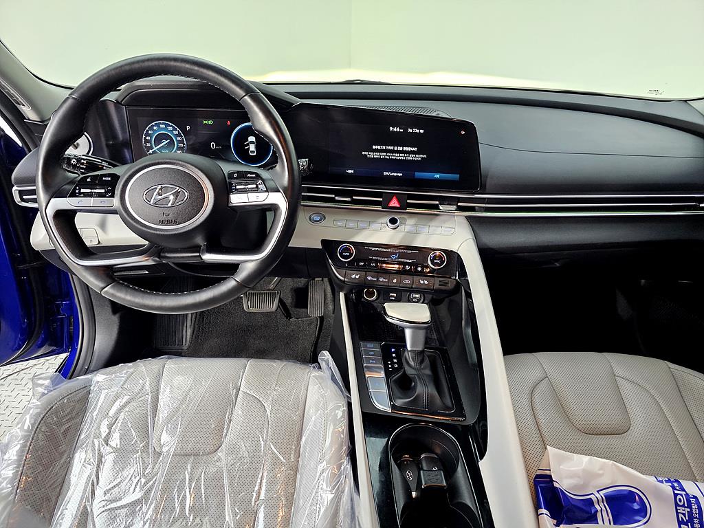 HYUNDAI Avante - Vista 5