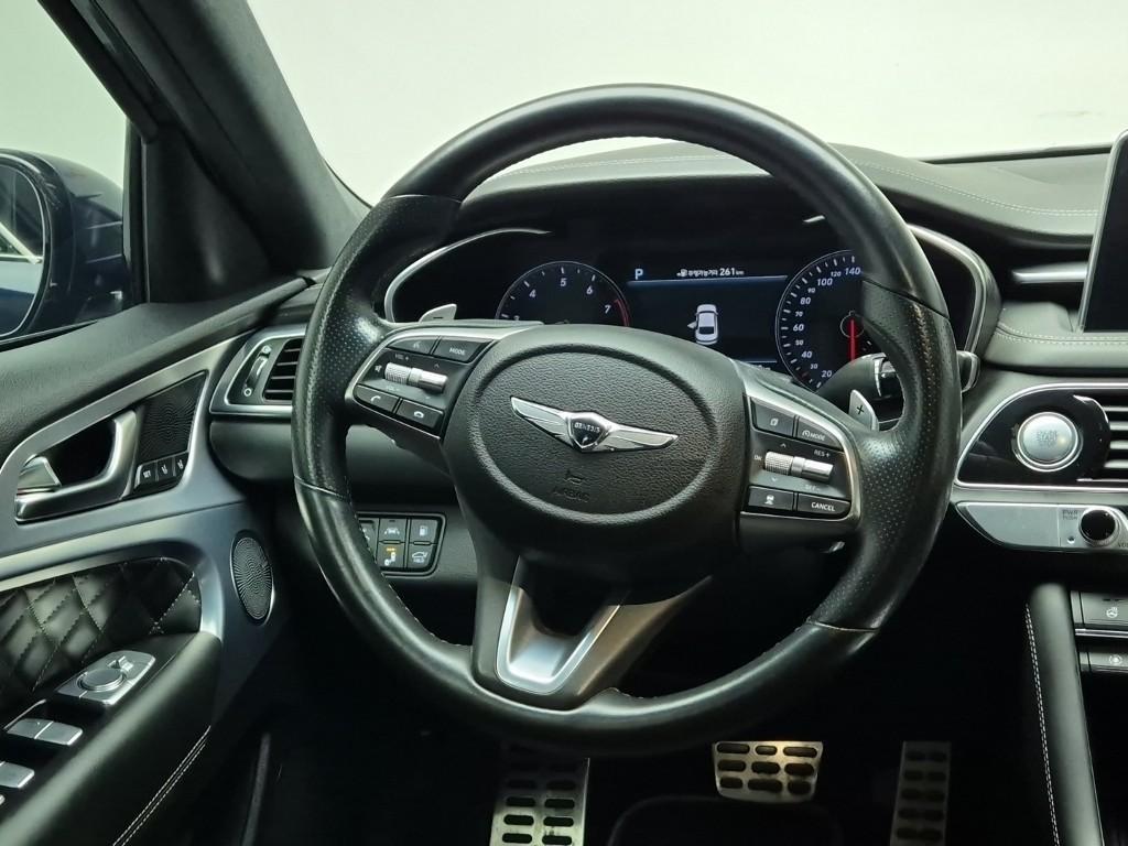 Genesis G70 - Vista 9