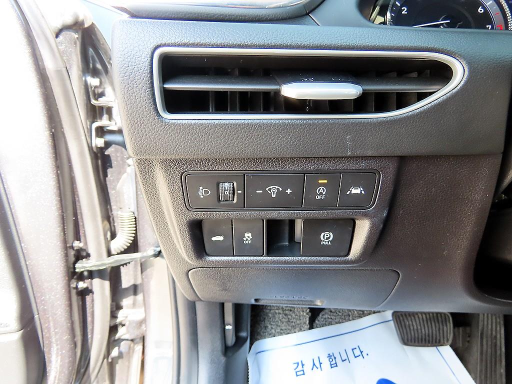 HYUNDAI Sonata - Vista 12