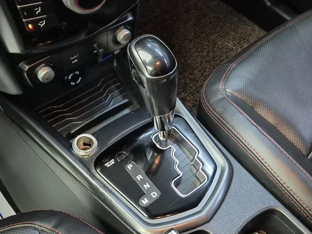 Ssangyong Tivoli - Vista 8